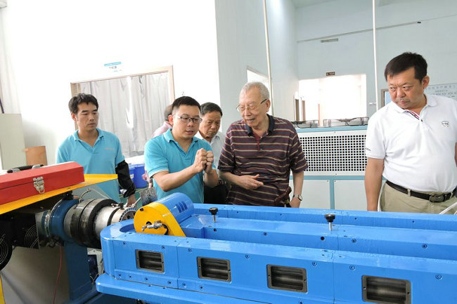 原机械工业部副部长沈烈初莅临pg电子调研指导