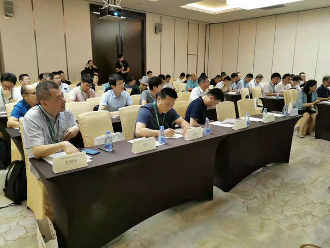 pg电子参加2019年第四届新能源产业峰会------pg电子新能源汽车专用绝缘防护解决方案